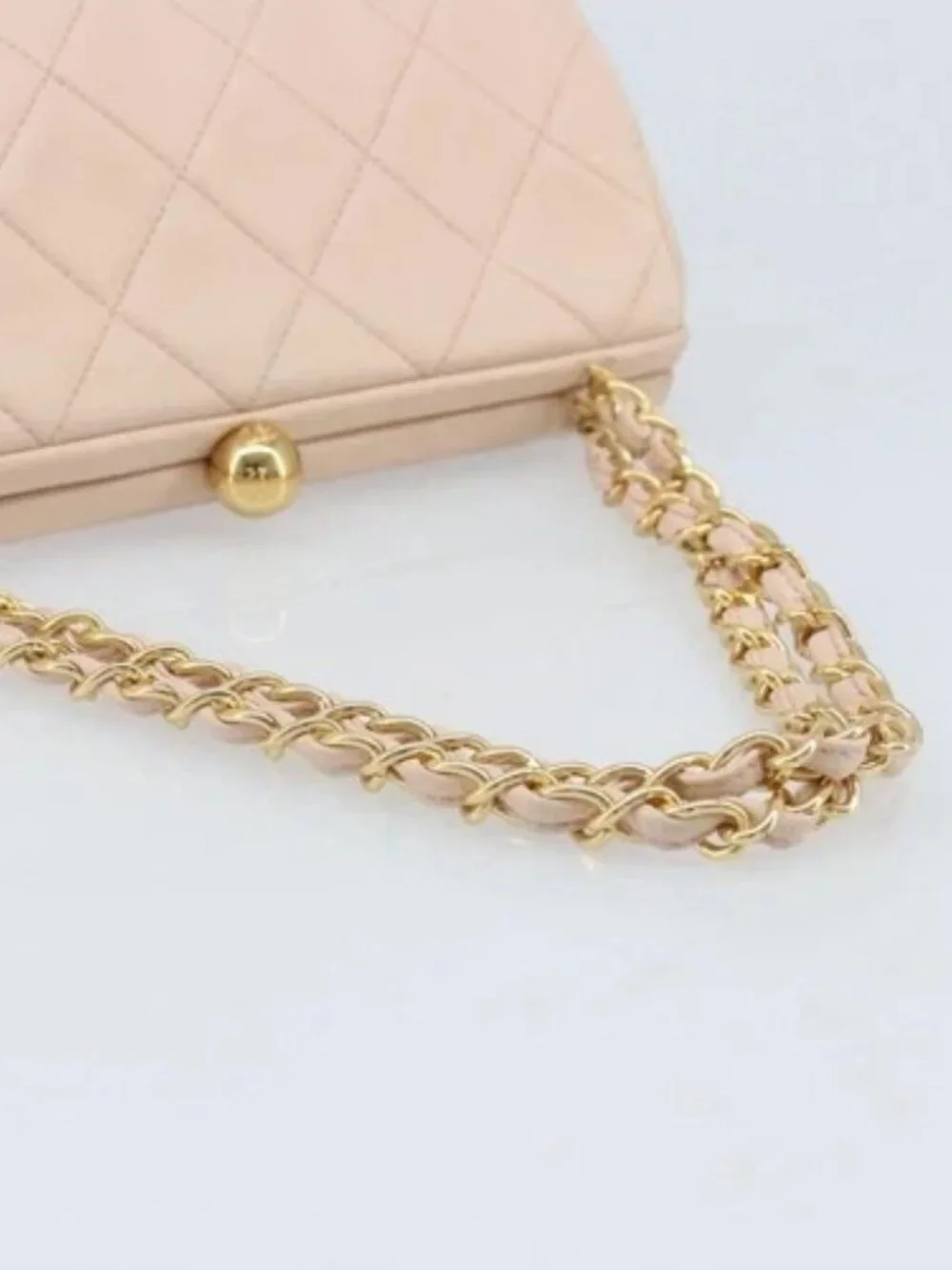 CHANEL brand	chanel color	pink